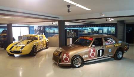El Museo Fangio recibió dos autos históricos del deporte motor
