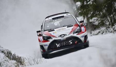 Latvala lidera en la nieve
