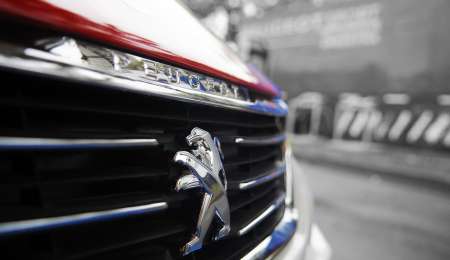 En Peugeot hay leones hambrientos