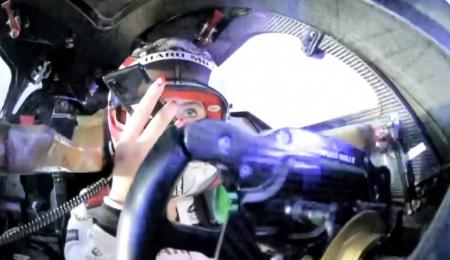 Tuvo un accidente en Le Mans y se lo avisó al equipo por celular