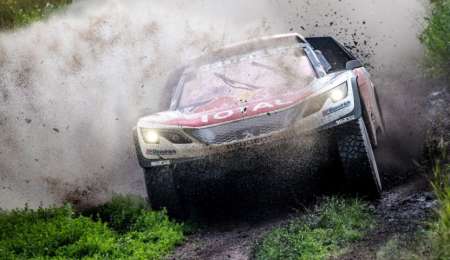 LOEB SE ESCAPA EN EL RALLY DE LA SEDA