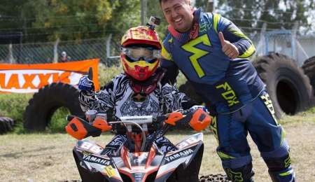 Para el Récord Guinness, padre e hijo campeones el mismo día