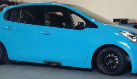 Un Peugeot 208 debuta en manos de Juan Manuel Machado