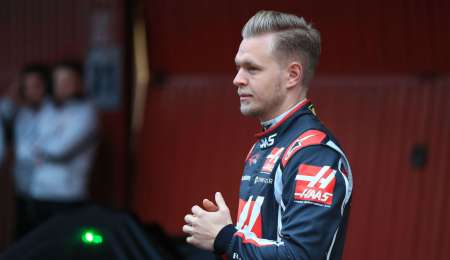 Magnussen en el ojo de la tormenta