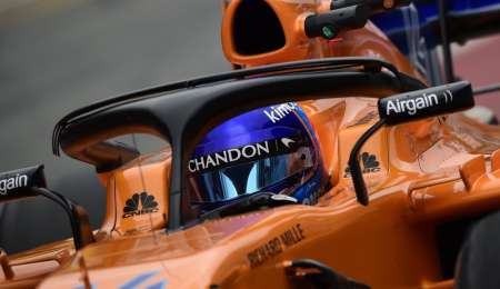 McLaren movió primero y Alonso no larga del fondo