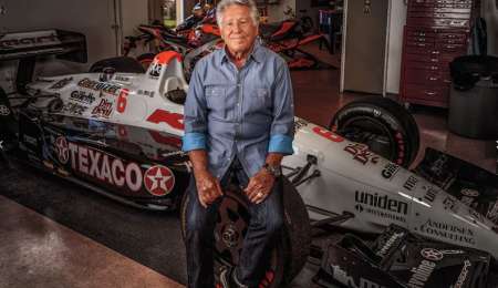 Mario!!!  Mario!!!,  a los 80,  Andretti se sube al simulador