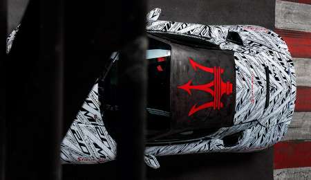 Maserati le rinde homenaje a Stirling Moss 