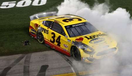 Nascar: Michael McDowell ganó la Daytona 500 en accidentado final