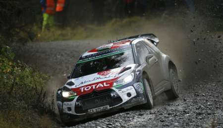 Meeke saltó a la punta en Gales