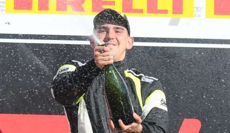 Luigi Melli ganó "la carrera" del Turismo Pista en la clase dos