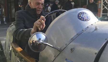 César Luis Menotti: "Soy un apasionado de los autos"