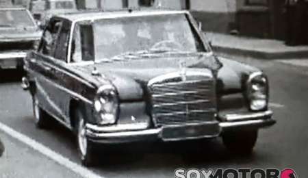 El Mercedes SEL de los Reyes de España, a subasta