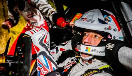 Kris Meeke al tope en el Shakedown del Rally de Gales