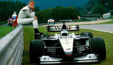 Hakkinen: "Ferrari debería estar liderando este campeonato"