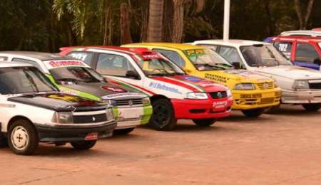 Se suman los autos del provincial misionero