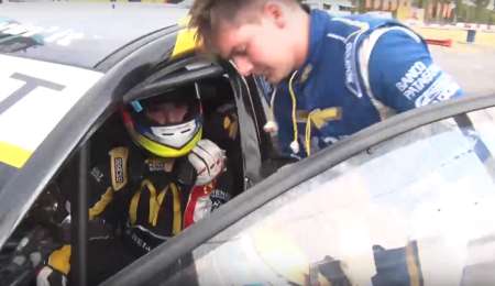 Momento de calentura entre Llaver y Moggia