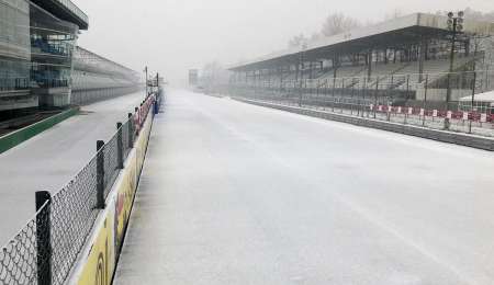 Una postal: El circuito de Monza tapado por la nieve