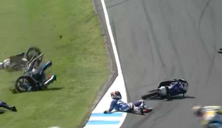 Escalofriante accidente en Moto 3