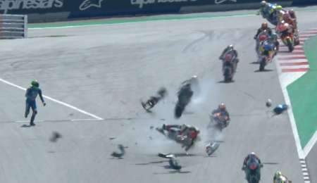 Fuerte accidente de un piloto de Moto 2 en Assen