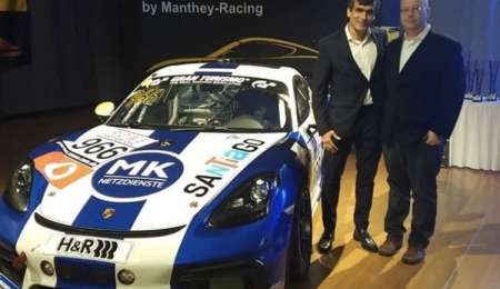 Marcos Vázquez recibió el trofeo de Campeón en Nürburgring