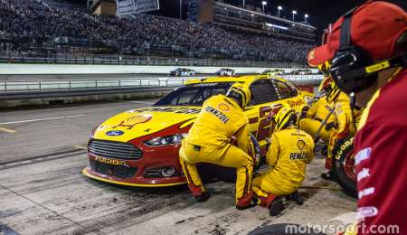 Nascar cambia el reglamento para boxes