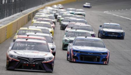 Nascar: Hamlin y Larson se preparan para otra batalla