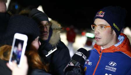 Neuville se quedó con la etapa en Suecia