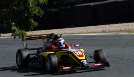 Domingo complicado para Nico Varrone en Oulton Park