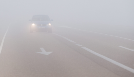 Consejos a la hora de manejar con niebla