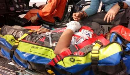 Dakar: se accidentó y su padre también abandonó para asistirlo