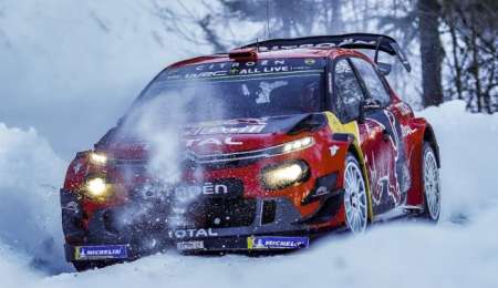 En Gales lidera Ogier con Tanak muy cerca