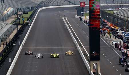 Indy 500 arrancó con los entrenamientos oficiales