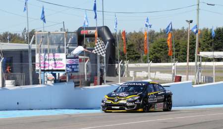 Leonel Pernía es el segundo piloto más ganador con Renault