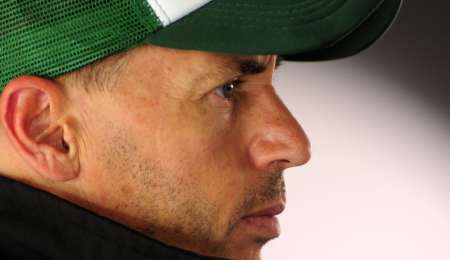 Pernía se la jugó en la chicana y pasó a Chapur en la final