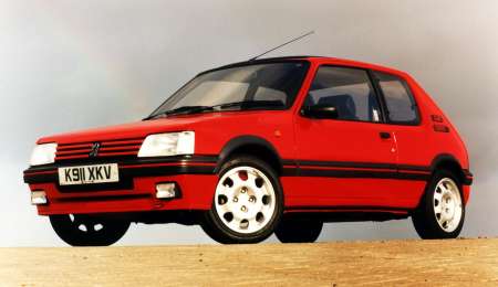 Peugeot 205 T16 el pequeño dominante 