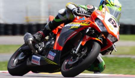 Vino solo para entrenar y terminó ganando en el coliseo porteño