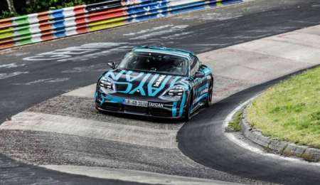 El Porsche Taycan es el modelo deportivo eléctrico más veloz
