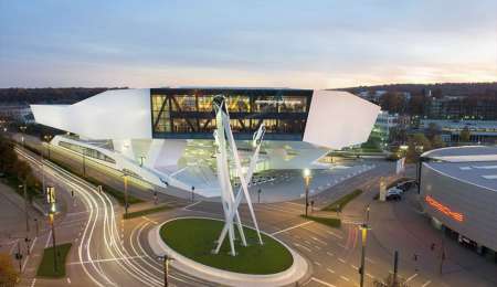 Porsche sigue festejando