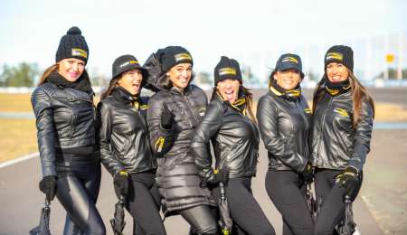 Las promotoras, no sólo una cara bonita