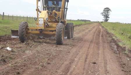 El complejo mantenimiento de 12 mil kilómetros de caminos rurales