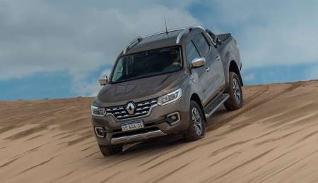 Renault en verano: stands en Pinamar y Nordelta y muestra itinerante