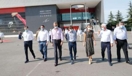 Los Reyes de España visitaron a Fernando Alonso en Asturias