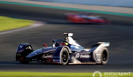 La Fórmula E ensaya en Valencia