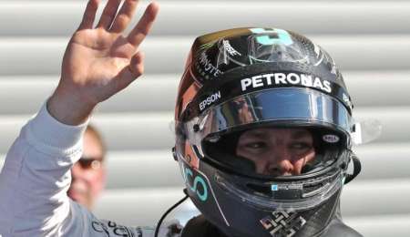 Rosberg gana y descuenta