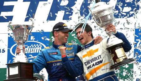 A paso firme el Granadero en 2006