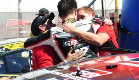 A bordo: El reconocimiento de Rossi a sus mecánicos y a Pernía