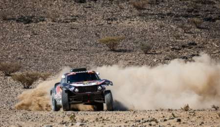 Carlos Sainz, a lo campeón, recupera terreno