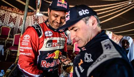 Una sanción a Al-Attiyah le dio el triunfo a Sainz