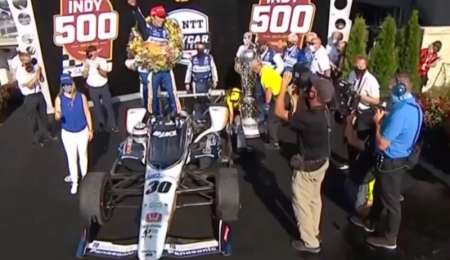 Indy 500: Takuma Sato se llevó toda la gloria en accidentado final