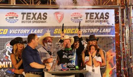 Dixon triunfó en Texas